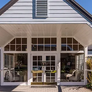 https://huka-falls-resort.rotoruahotelsnz.com